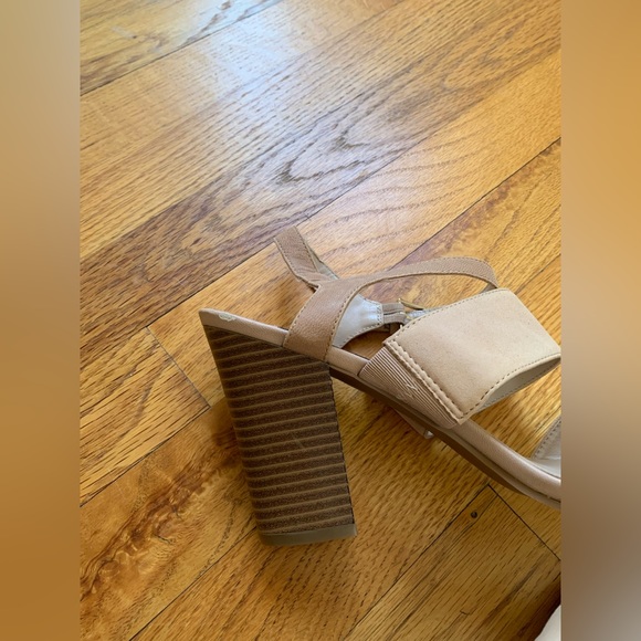 STEVEN by Steve Madden Carisa Sandal with Stacked Heel - Picture 10 of 12